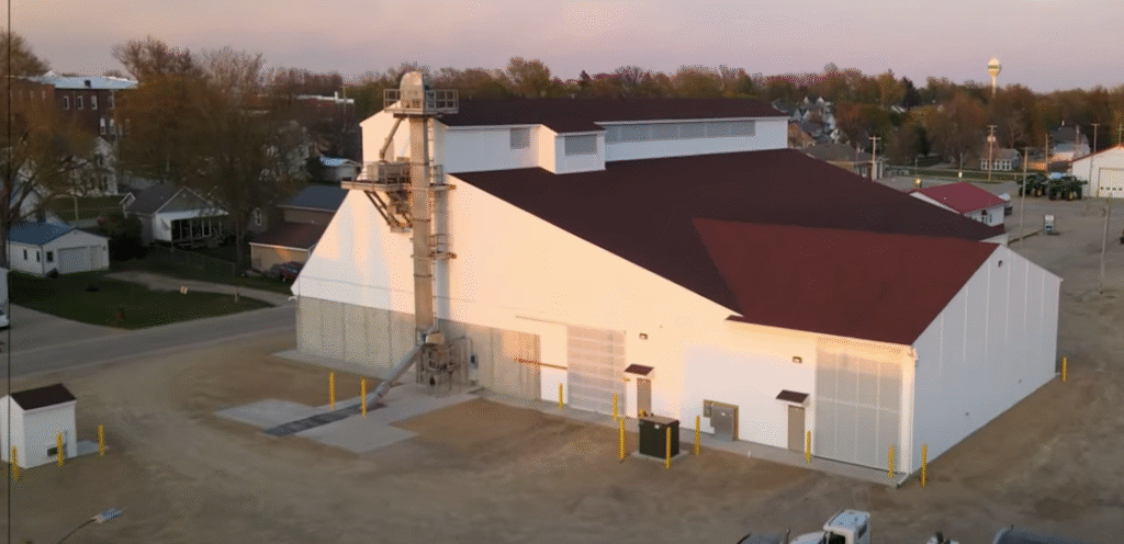 Mechanicville Iowa Dry Fertilizer building built by Stueve Construction at sunset