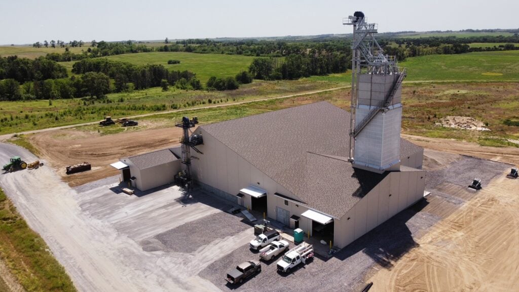 farmers pride dry fertilizer storage and blending building under construction