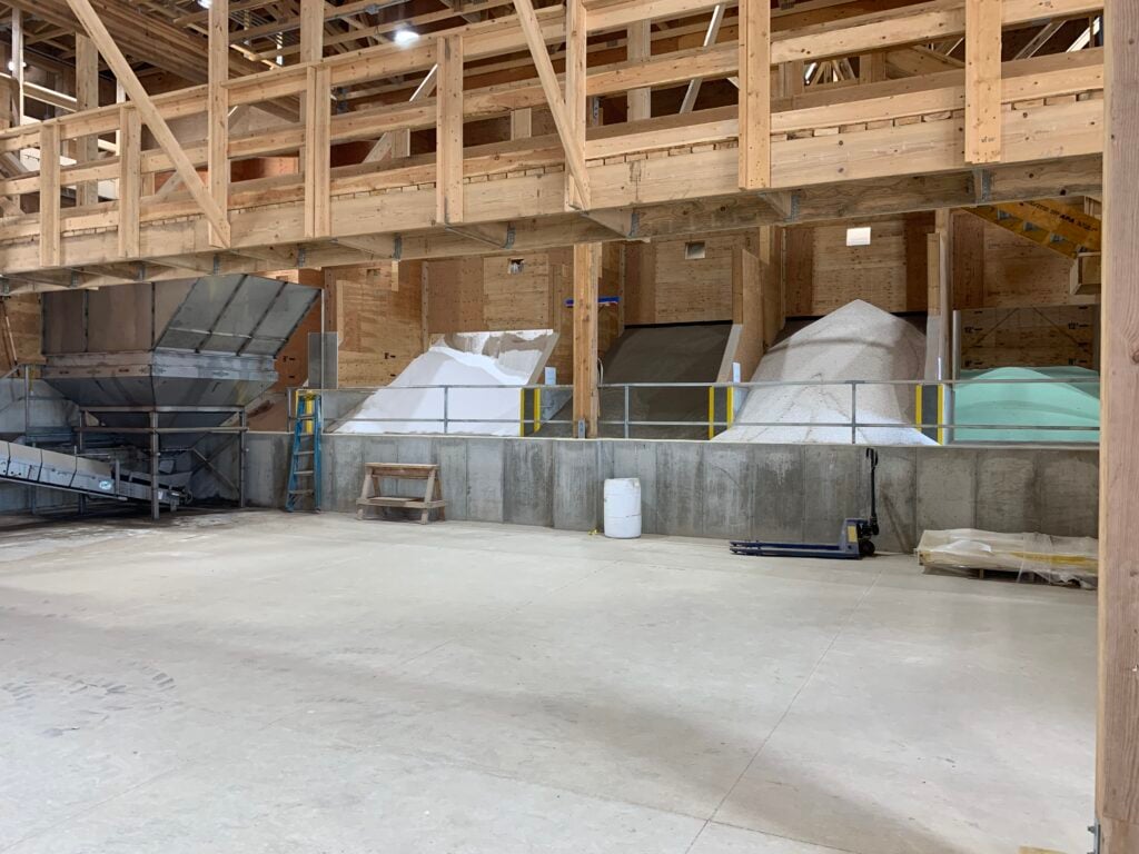 Fertilizer product bins at dry new crop nutrient facility