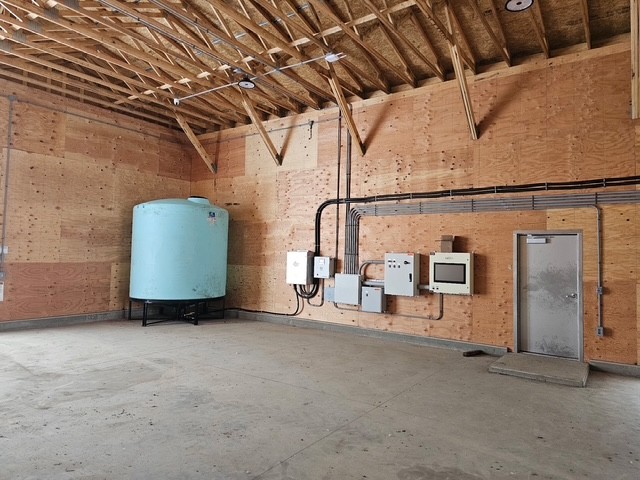 dust control manifold for fertilizer