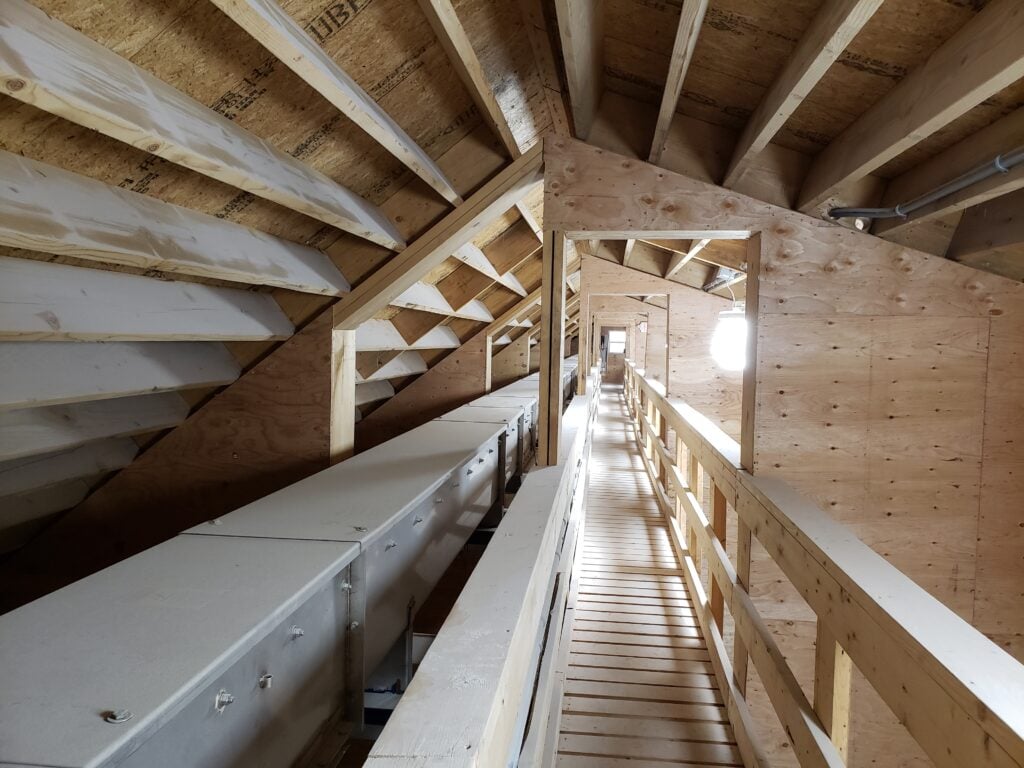 fertilizer conveyor in blend building