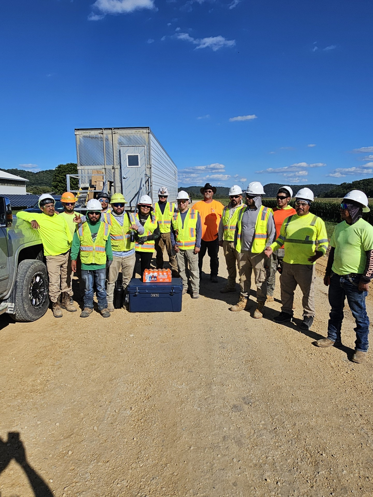 Fertilizer building construction crew receive award for safety